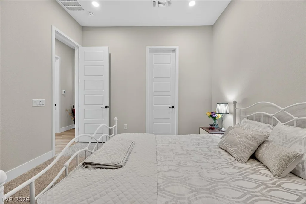 11033 Concord Valley, Las Vegas, NV 89135