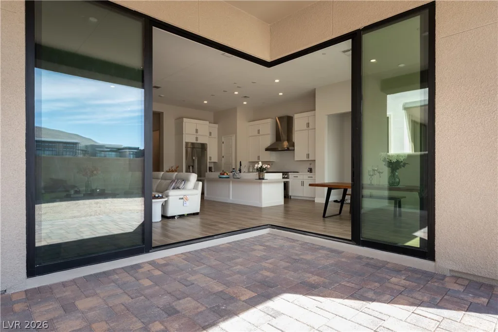 11033 Concord Valley, Las Vegas, NV 89135