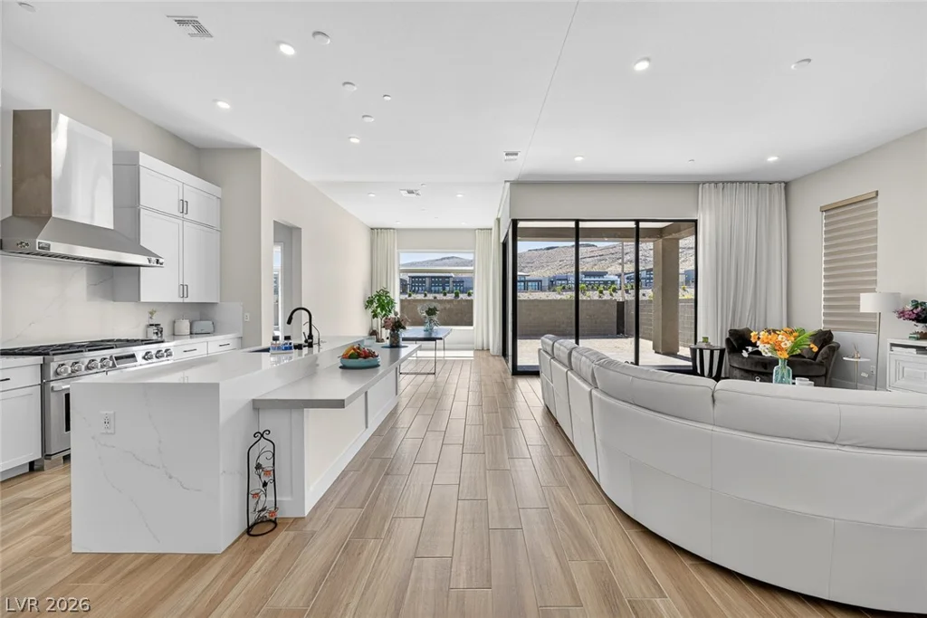 11033 Concord Valley, Las Vegas, NV 89135