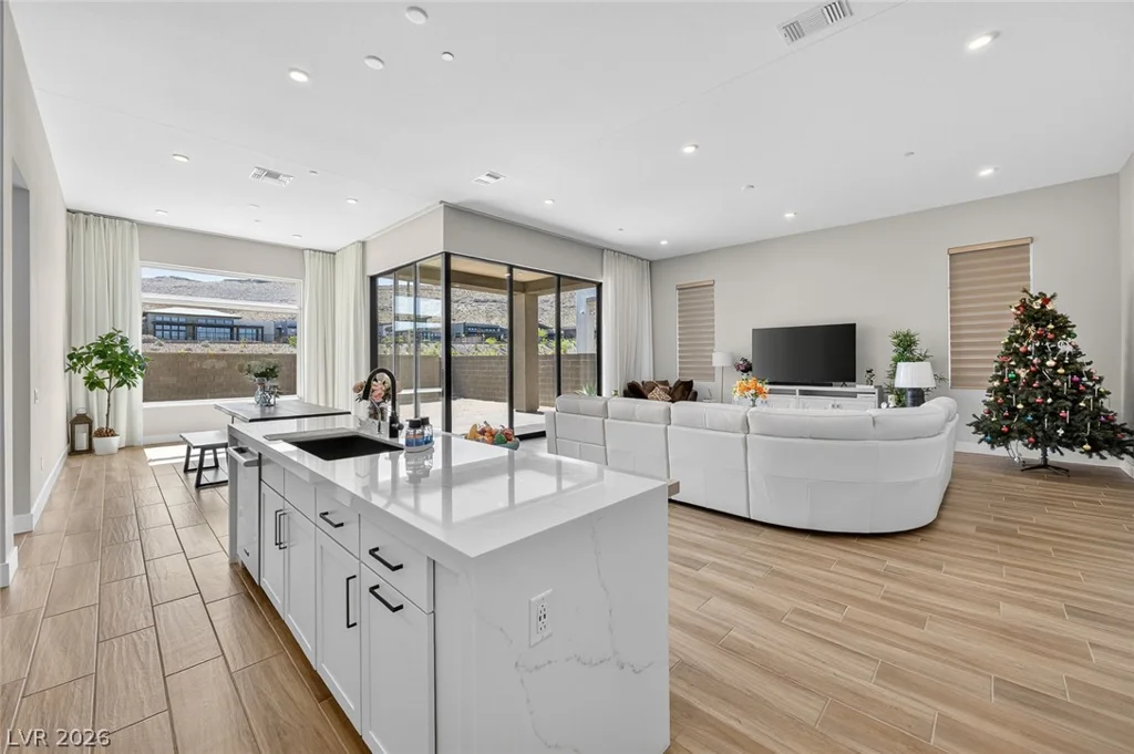 11033 Concord Valley, Las Vegas, NV 89135