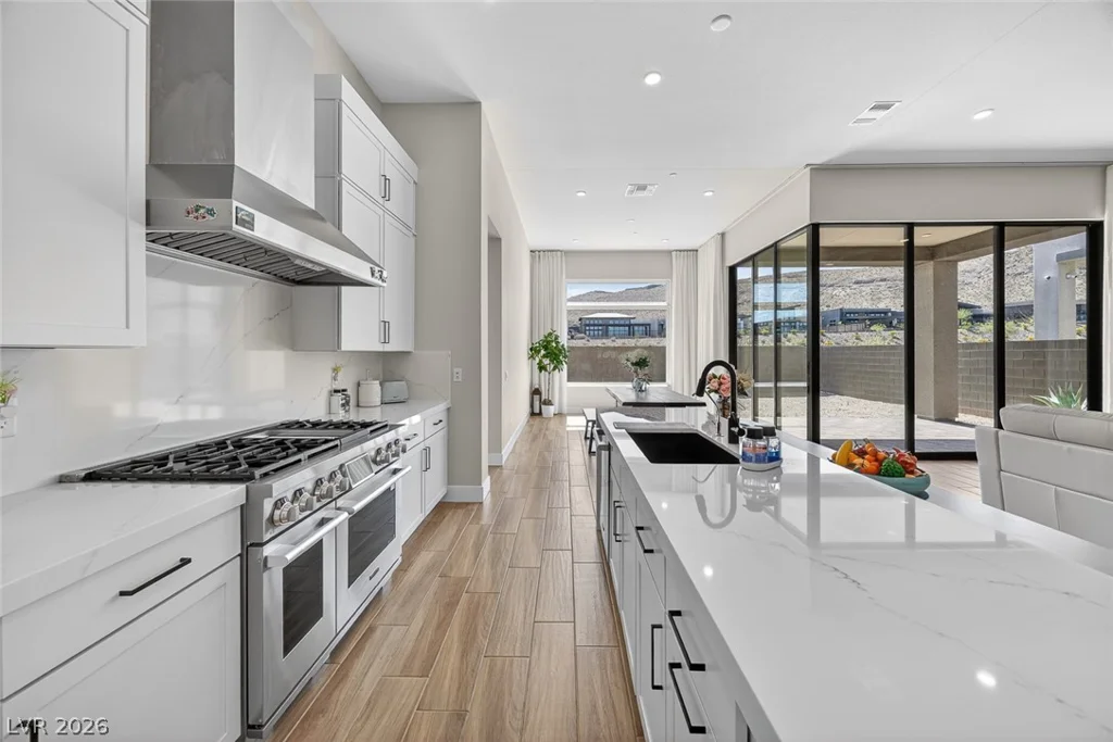 11033 Concord Valley, Las Vegas, NV 89135