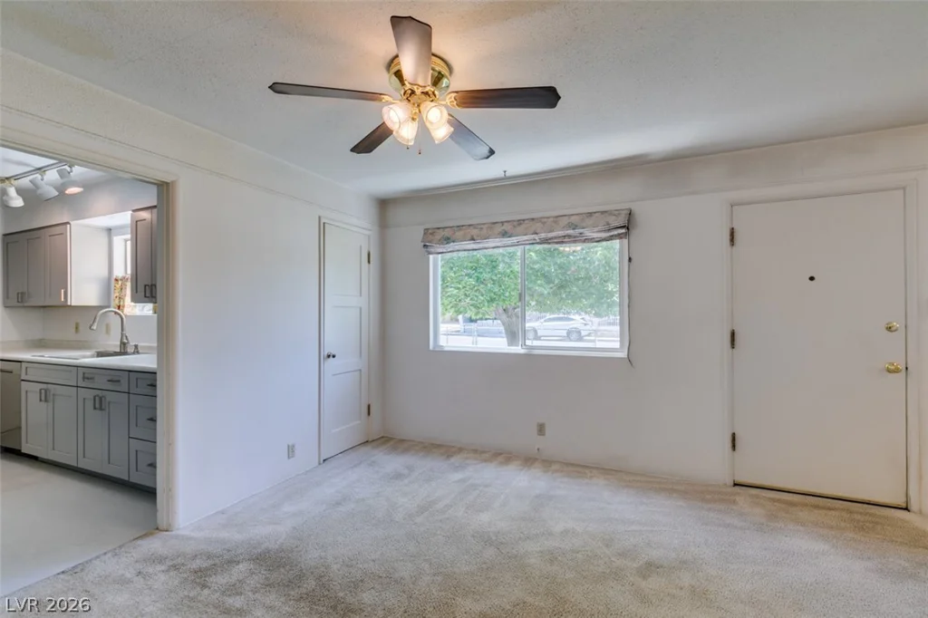1127 Melville, Las Vegas, NV 89102
