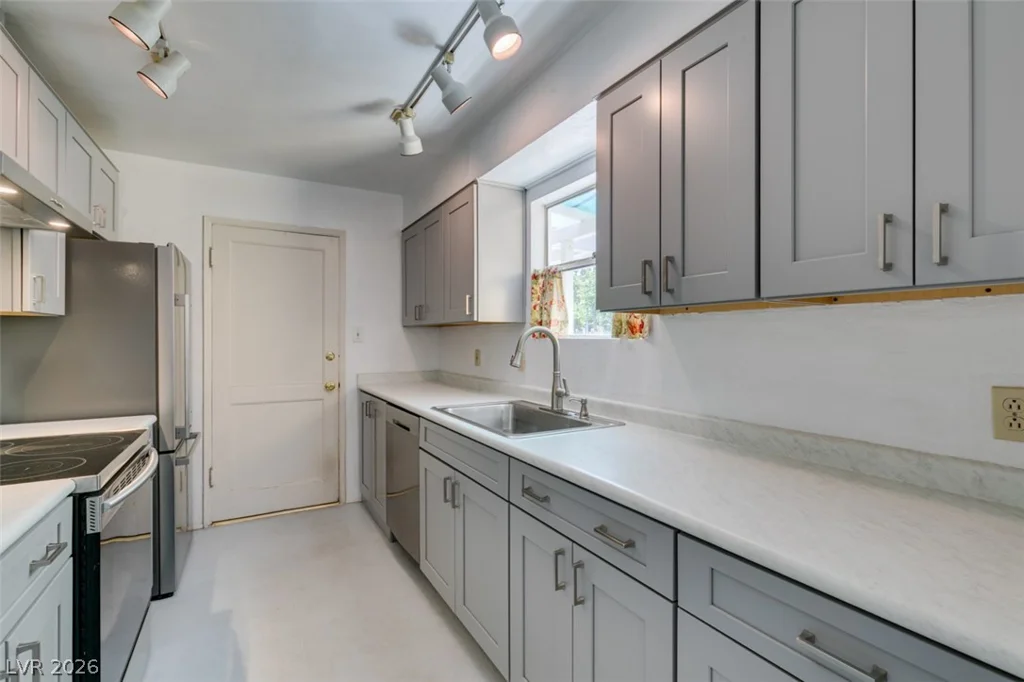 1127 Melville, Las Vegas, NV 89102