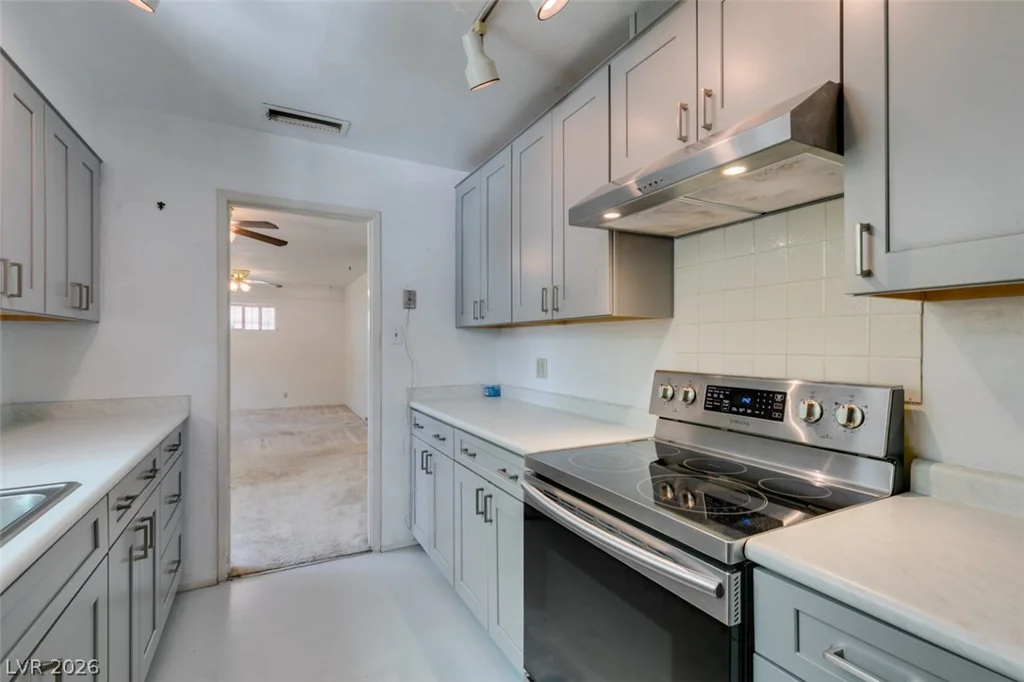 1127 Melville, Las Vegas, NV 89102