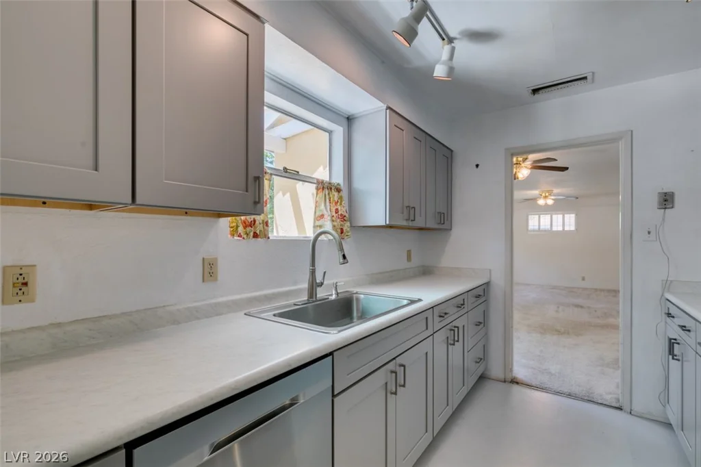 1127 Melville, Las Vegas, NV 89102