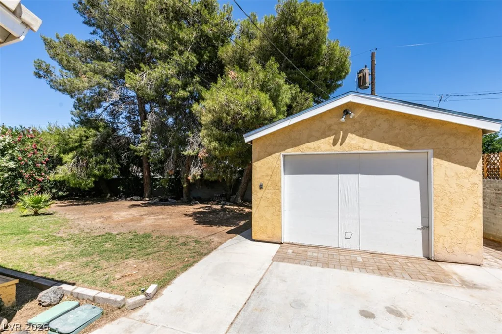 1127 Melville, Las Vegas, NV 89102