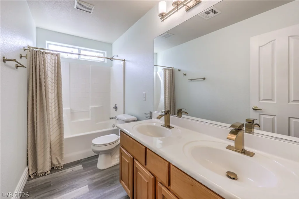 8341 Jeremiahs Lodge, Las Vegas, NV 89131