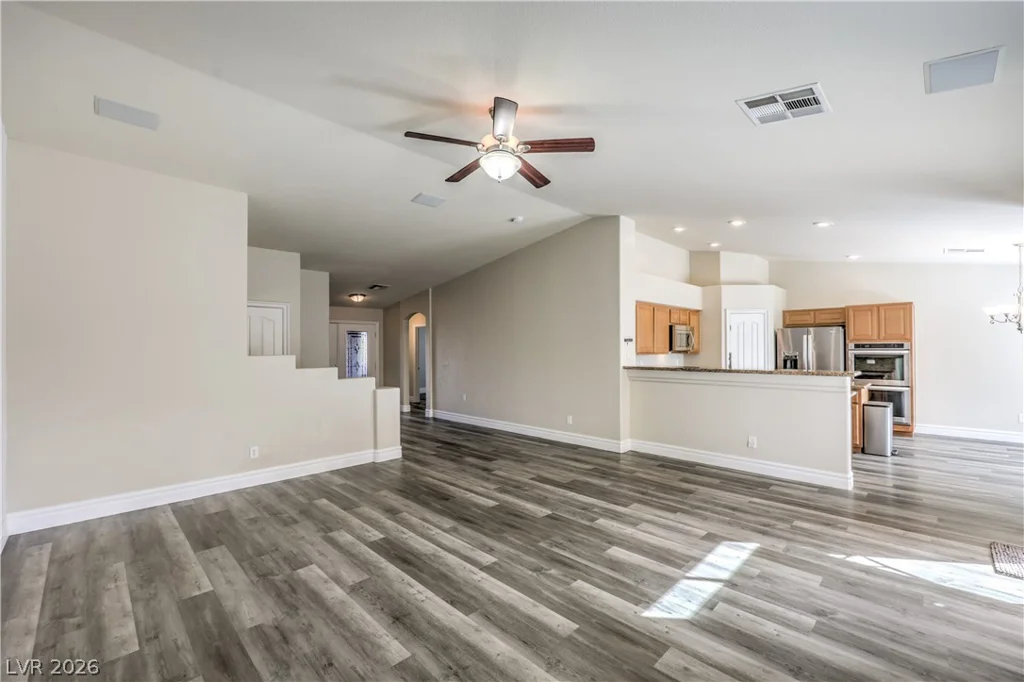 8341 Jeremiahs Lodge, Las Vegas, NV 89131