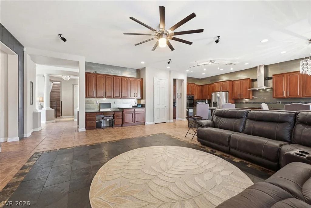 8226 Mount Logan, Las Vegas, NV 89131