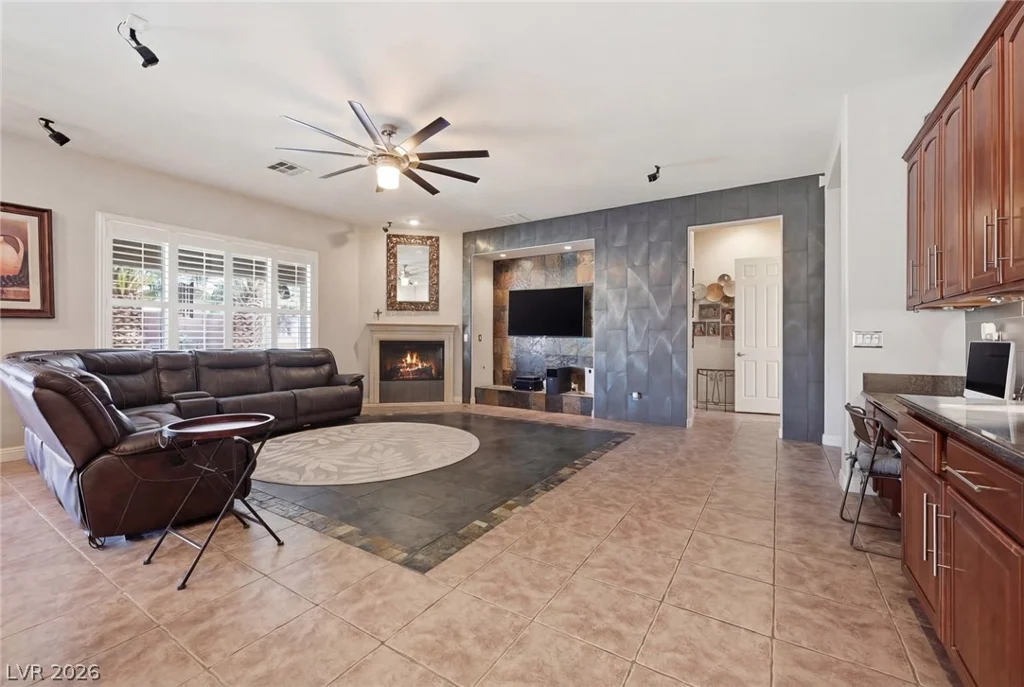8226 Mount Logan, Las Vegas, NV 89131