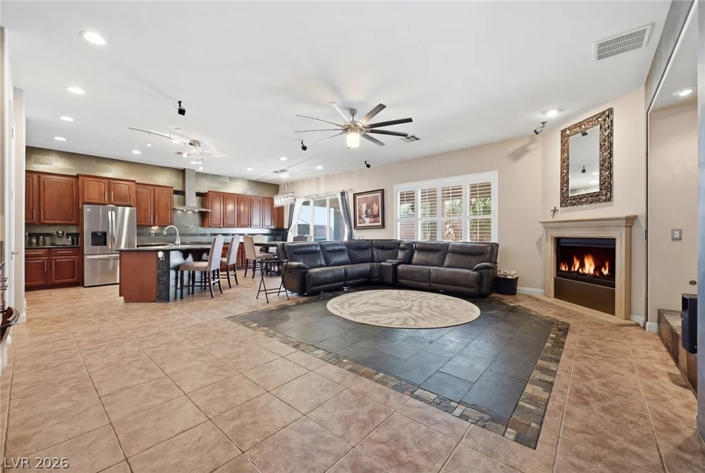 8226 Mount Logan, Las Vegas, NV 89131