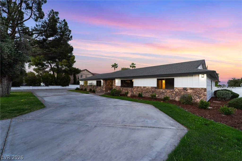 5574 Mojave, Las Vegas, NV 89120