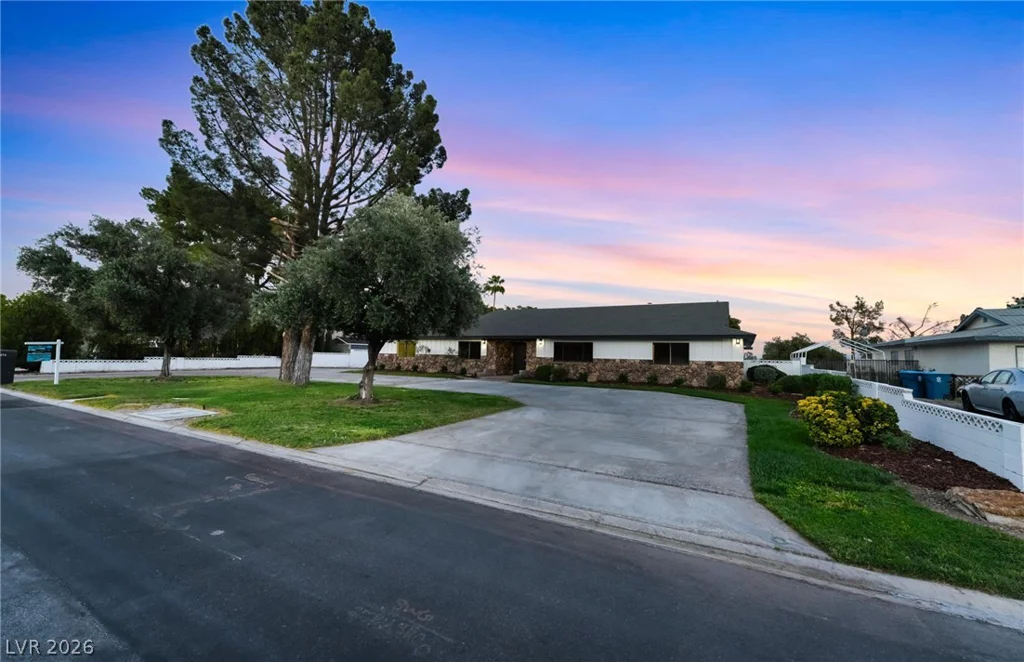 5574 Mojave, Las Vegas, NV 89120