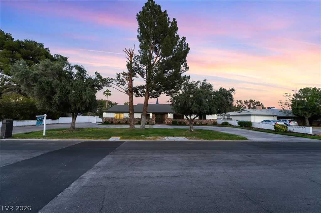5574 Mojave, Las Vegas, NV 89120