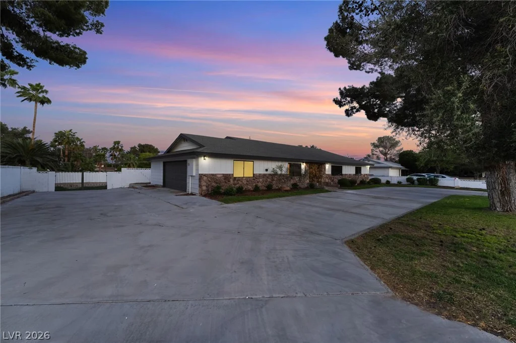 5574 Mojave, Las Vegas, NV 89120