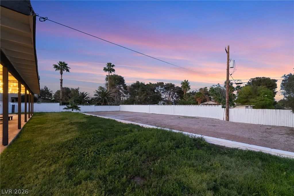 5574 Mojave, Las Vegas, NV 89120