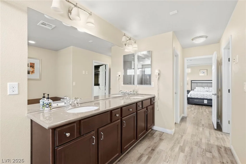 8565 Silver Coast, Las Vegas, NV 89139