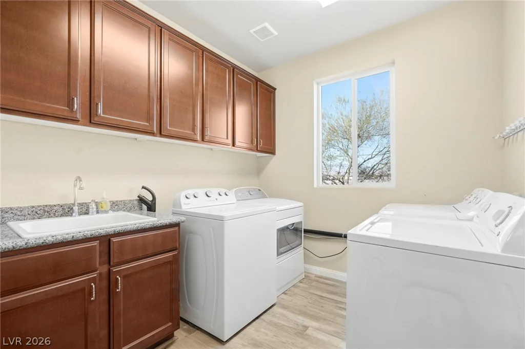 8565 Silver Coast, Las Vegas, NV 89139