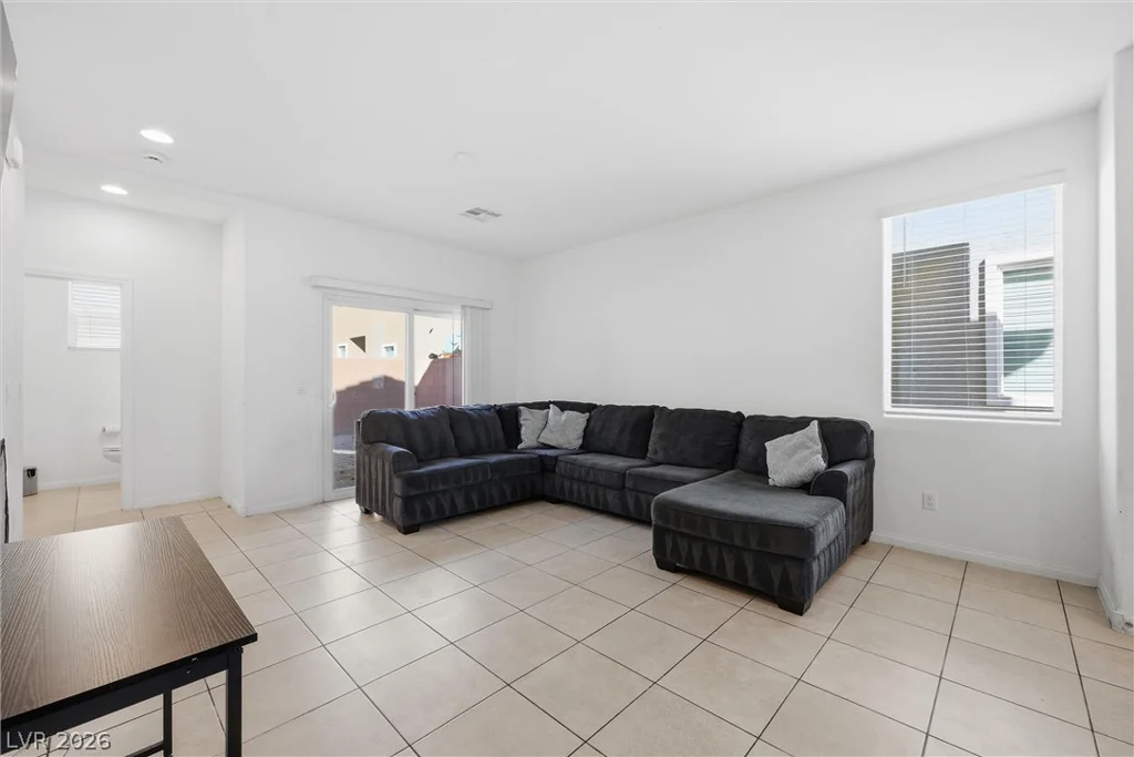 1811 Lincoln, Las Vegas, NV 89115