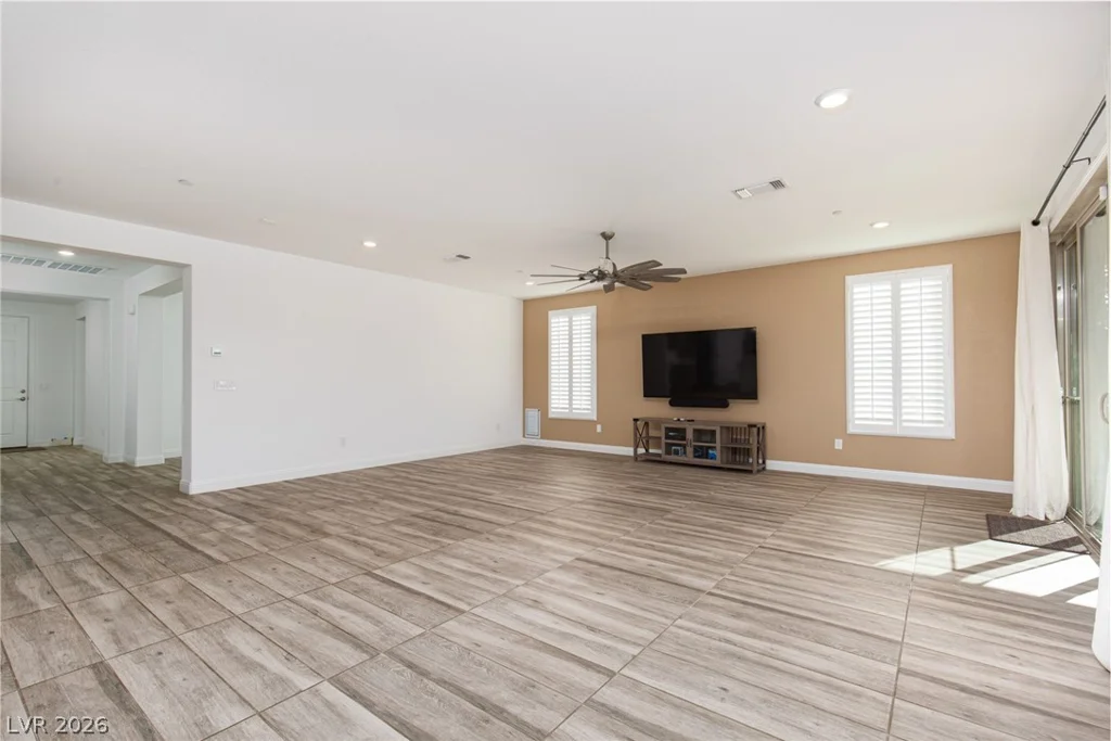 10935 Gardenova, Las Vegas, NV 89166