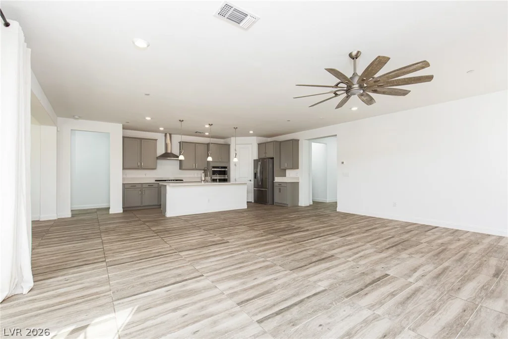 10935 Gardenova, Las Vegas, NV 89166