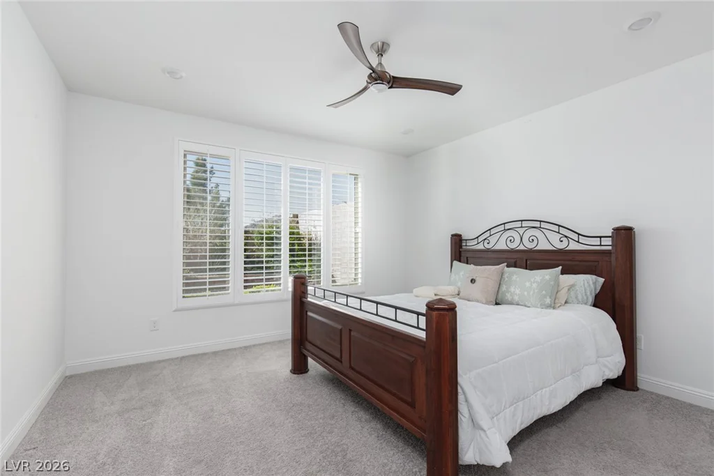 10935 Gardenova, Las Vegas, NV 89166