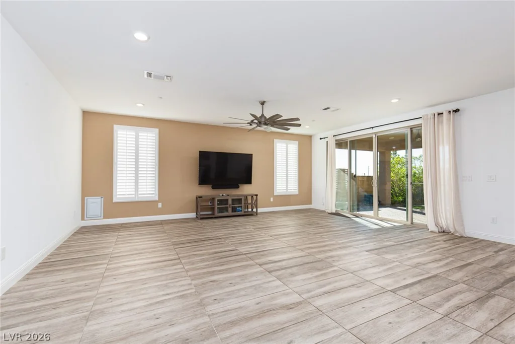 10935 Gardenova, Las Vegas, NV 89166