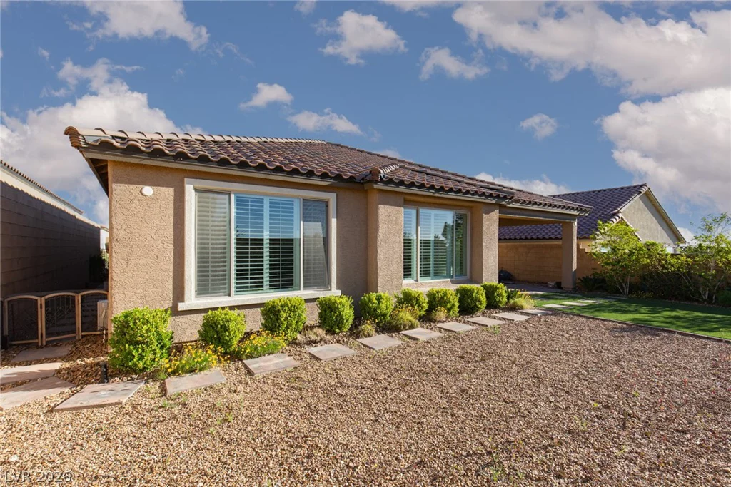 10935 Gardenova, Las Vegas, NV 89166