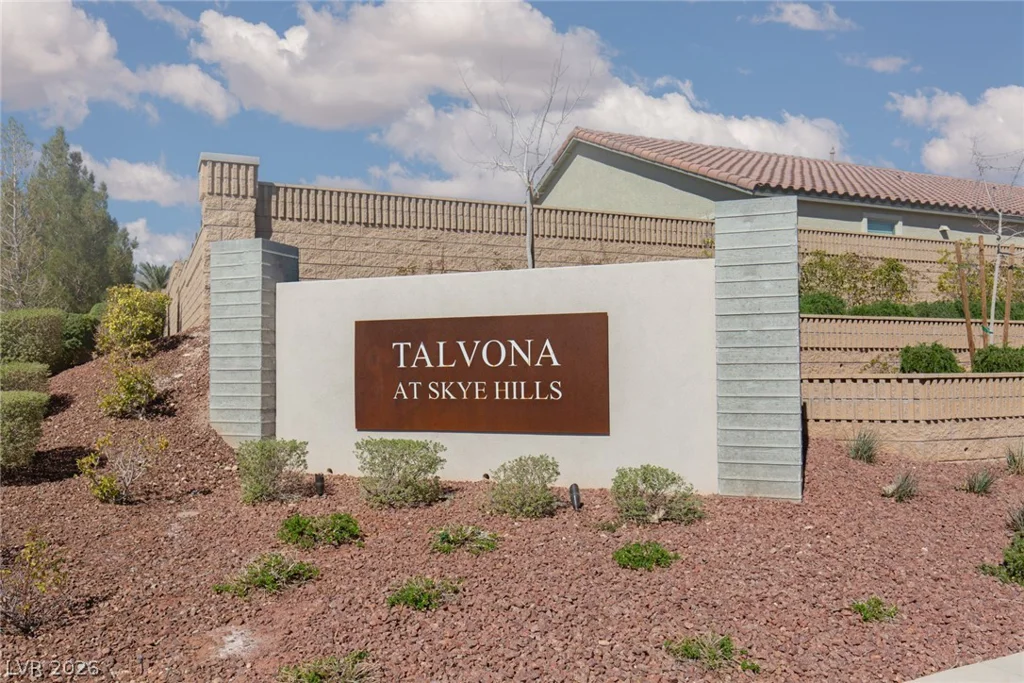 10935 Gardenova, Las Vegas, NV 89166