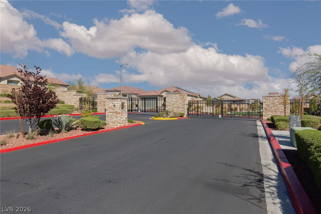 10935 Gardenova, Las Vegas, NV 89166
