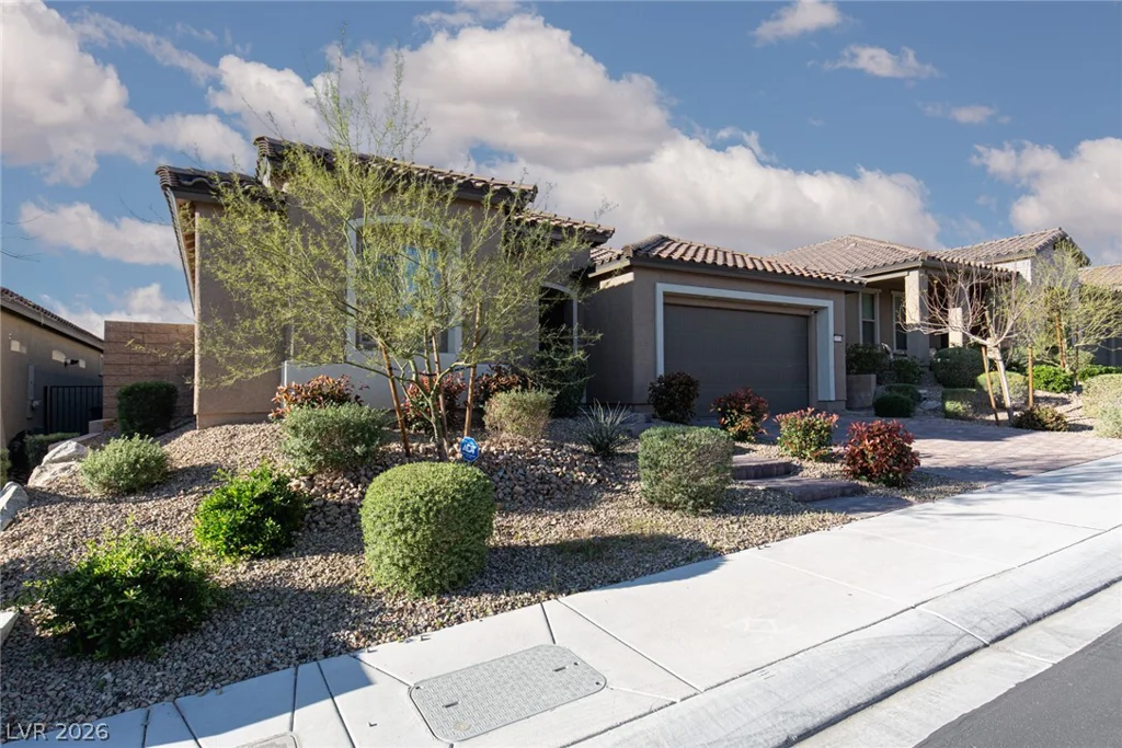 10935 Gardenova, Las Vegas, NV 89166