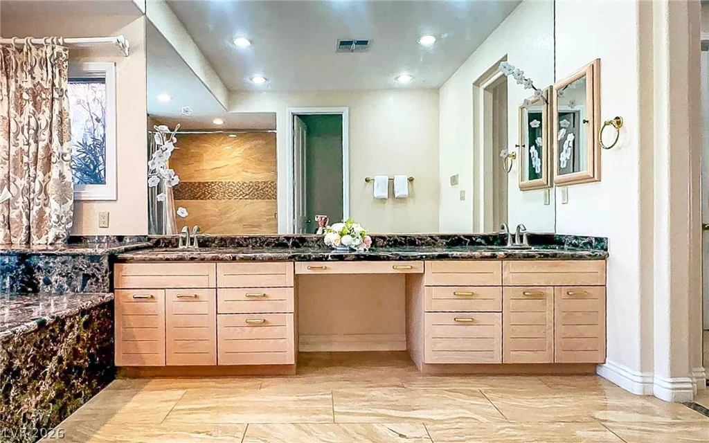 7829 Bermuda Dunes, Las Vegas, NV 89113