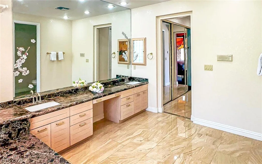 7829 Bermuda Dunes, Las Vegas, NV 89113