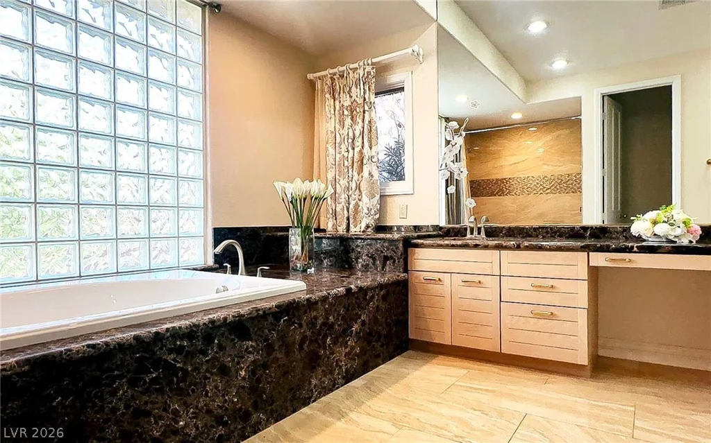 7829 Bermuda Dunes, Las Vegas, NV 89113