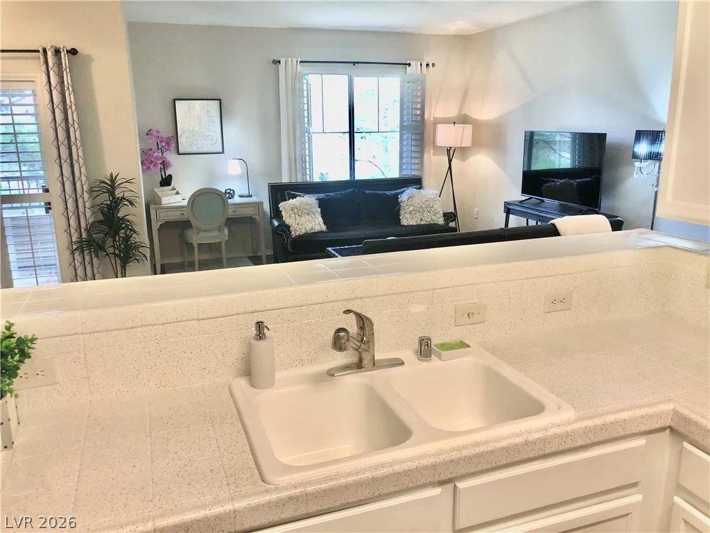 1004 DUCKHORN, Las Vegas, NV 89144