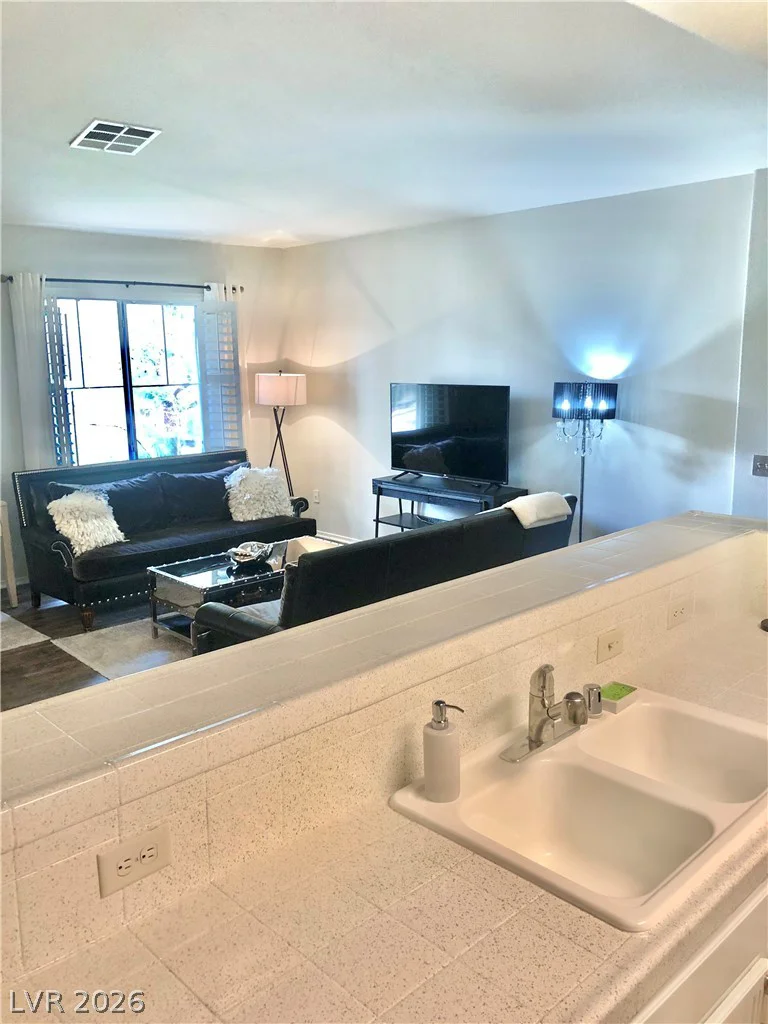 1004 DUCKHORN, Las Vegas, NV 89144