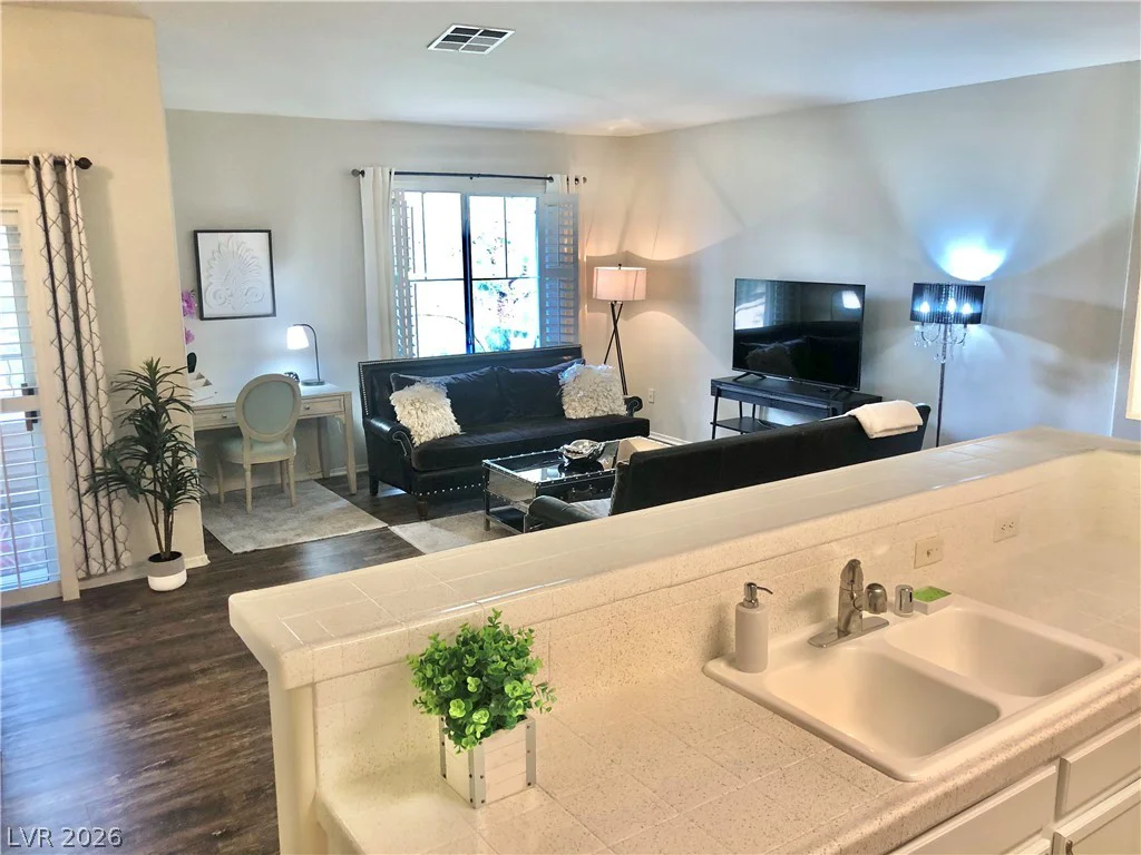1004 DUCKHORN, Las Vegas, NV 89144