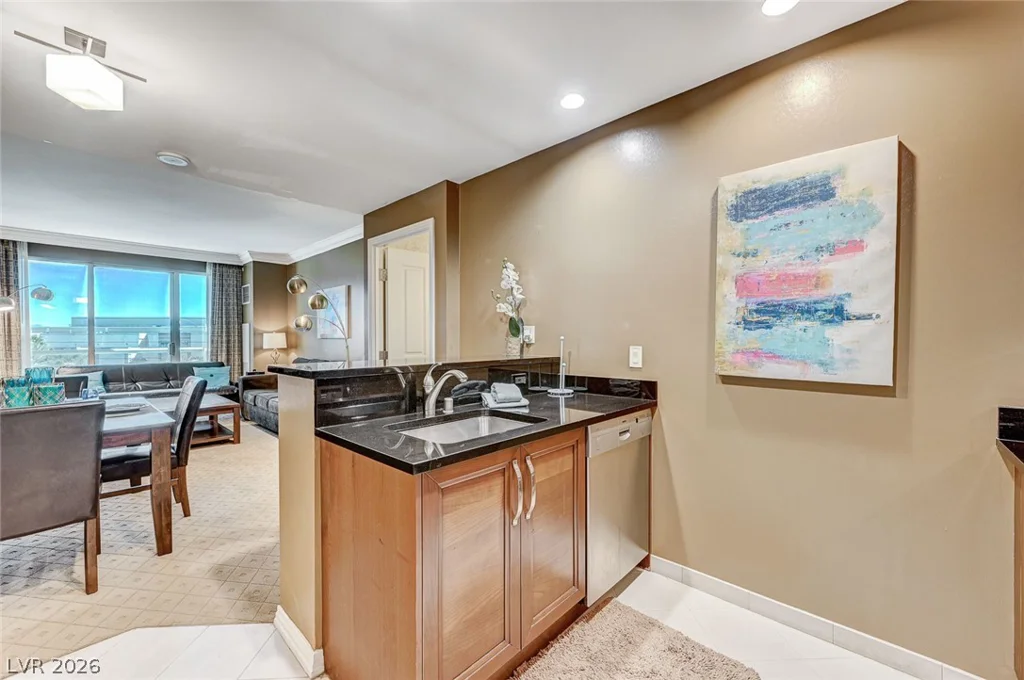 135 Harmon, Las Vegas, NV 89109
