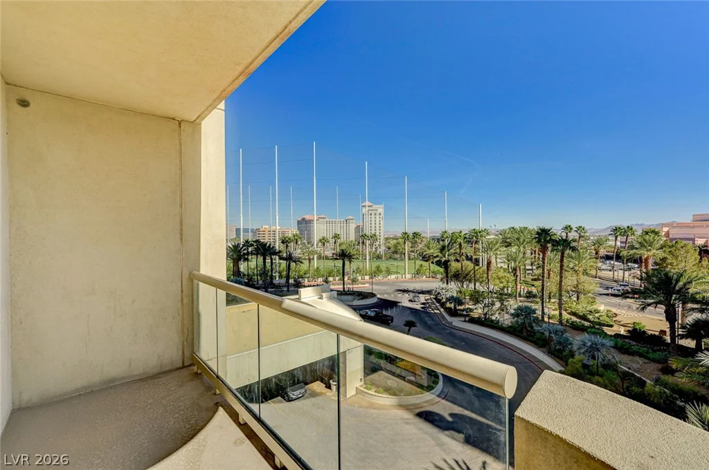 135 Harmon, Las Vegas, NV 89109