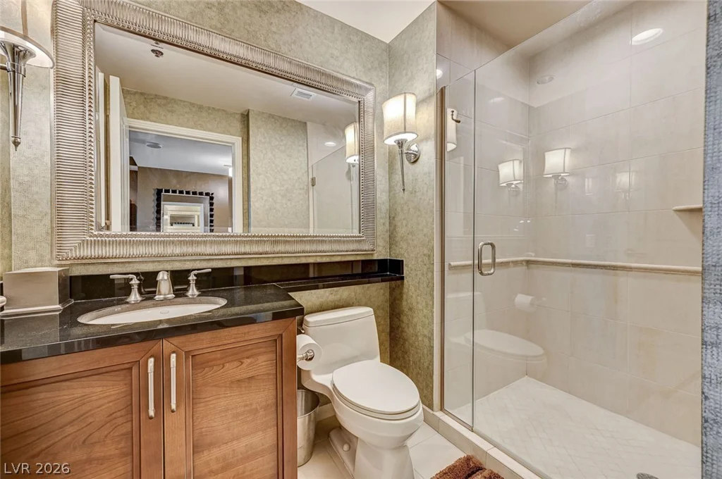 135 Harmon, Las Vegas, NV 89109