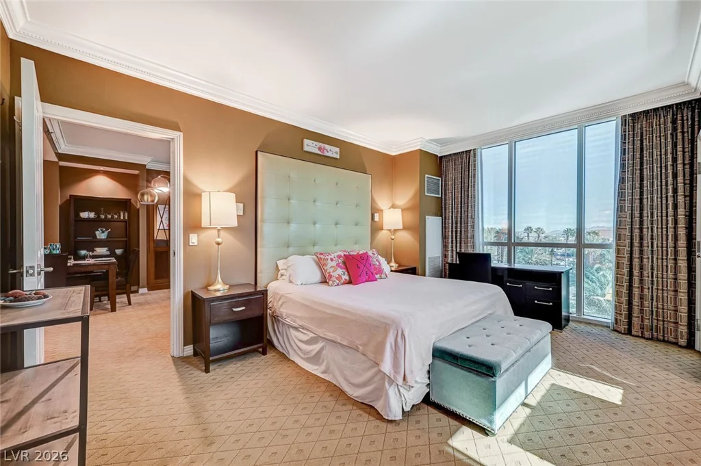 135 Harmon, Las Vegas, NV 89109