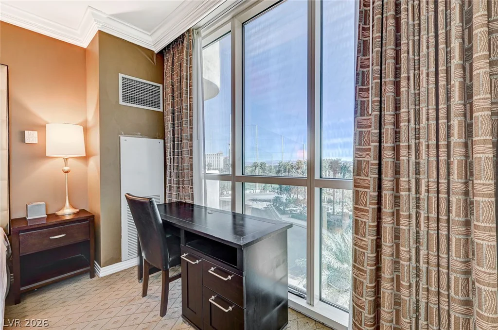 135 Harmon, Las Vegas, NV 89109