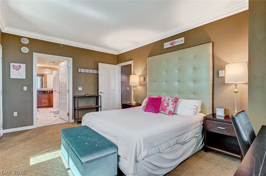 135 Harmon, Las Vegas, NV 89109