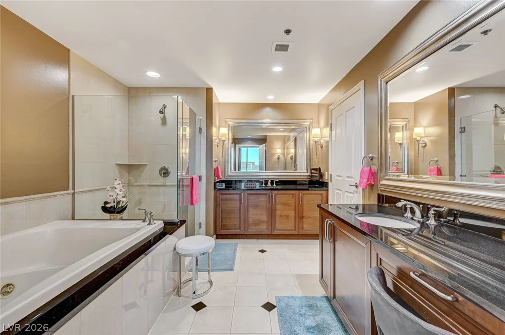 135 Harmon, Las Vegas, NV 89109