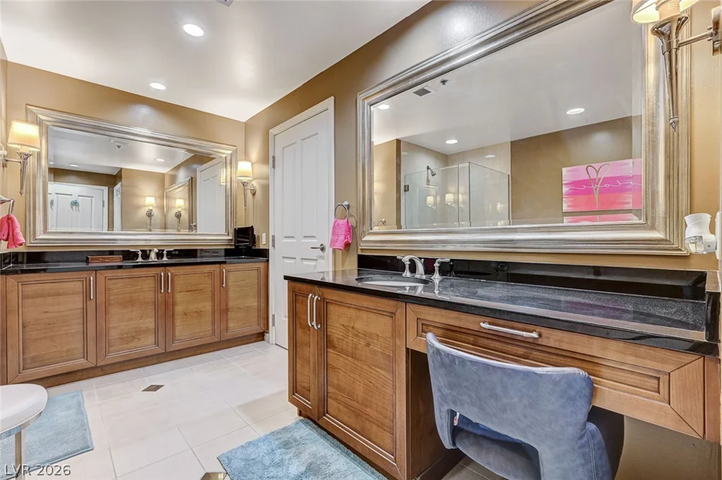 135 Harmon, Las Vegas, NV 89109