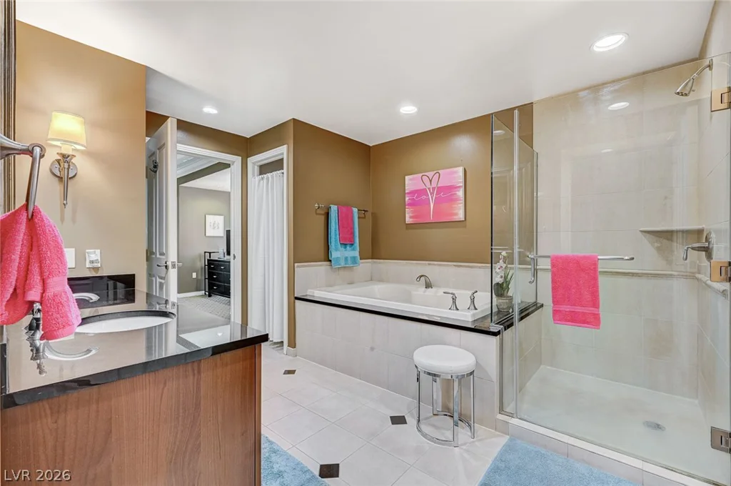 135 Harmon, Las Vegas, NV 89109