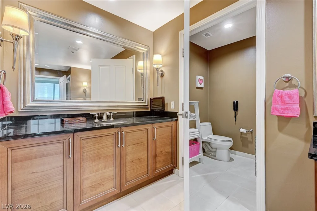 135 Harmon, Las Vegas, NV 89109