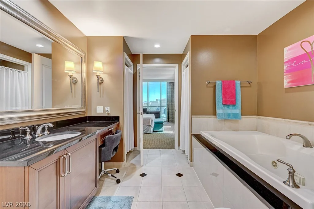 135 Harmon, Las Vegas, NV 89109