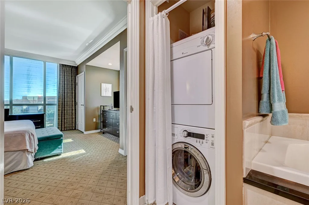 135 Harmon, Las Vegas, NV 89109