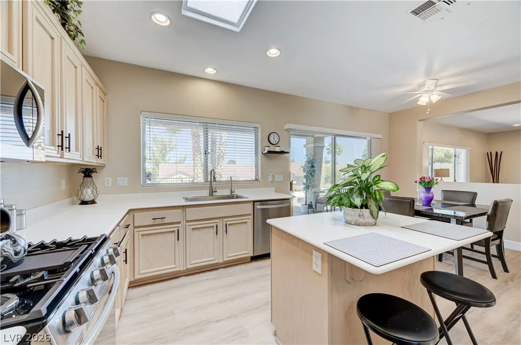 2570 Terrytown, Henderson, NV 89052
